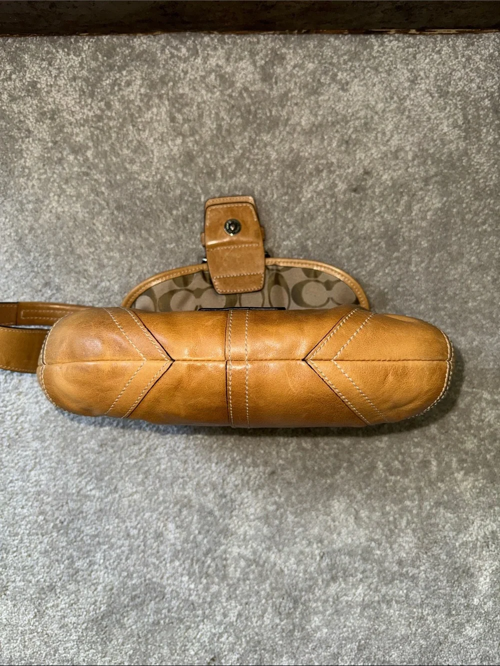 Coach Vintage British Tan Soho Small Buckle Flap Shoulder Bag w/Matching Wallet - Picture 5 of 16